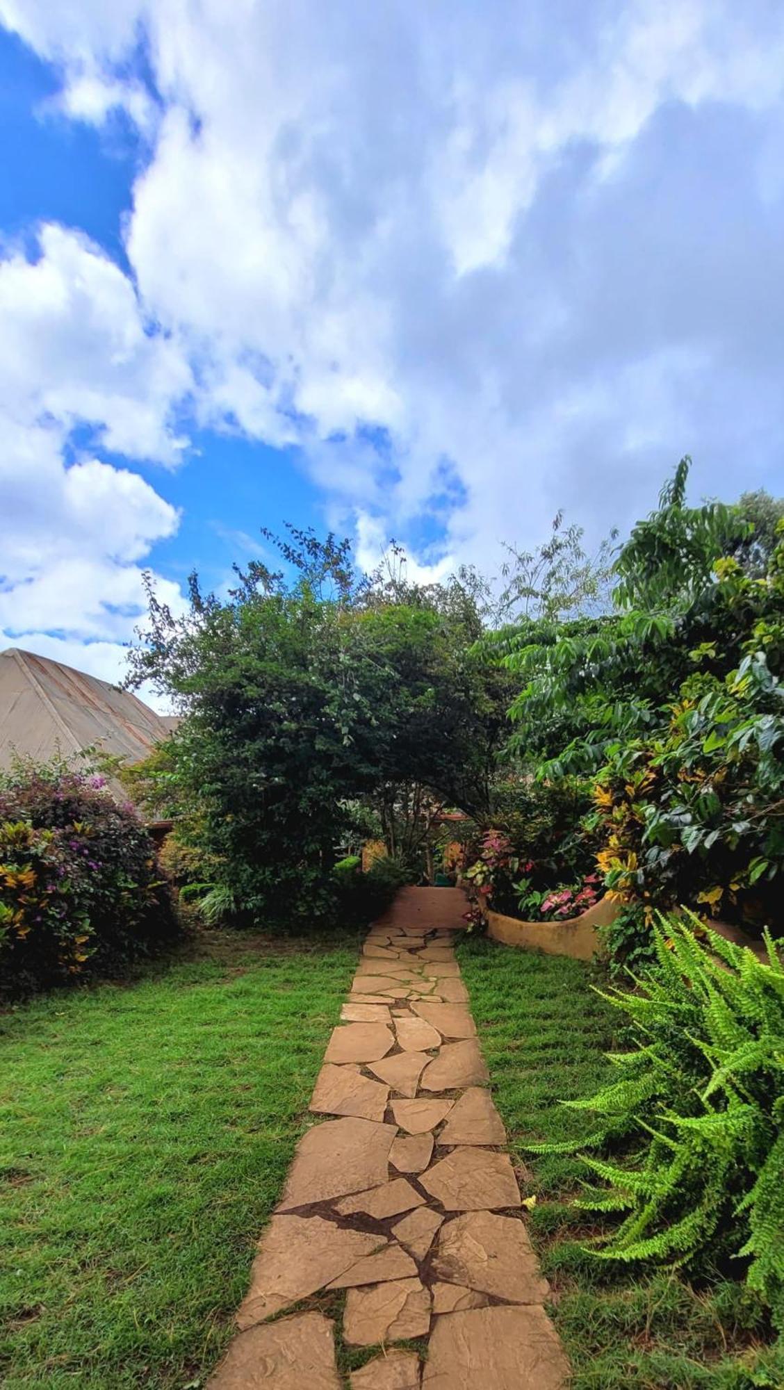 Babylon Lodge Marangu Exterior photo